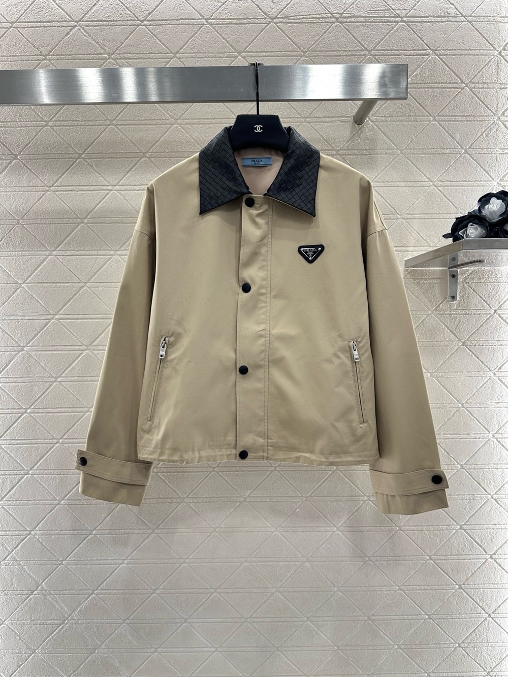 🤍 Prada Beige Cropped Jacket With Embossed Leather Collar & Triangle Logo